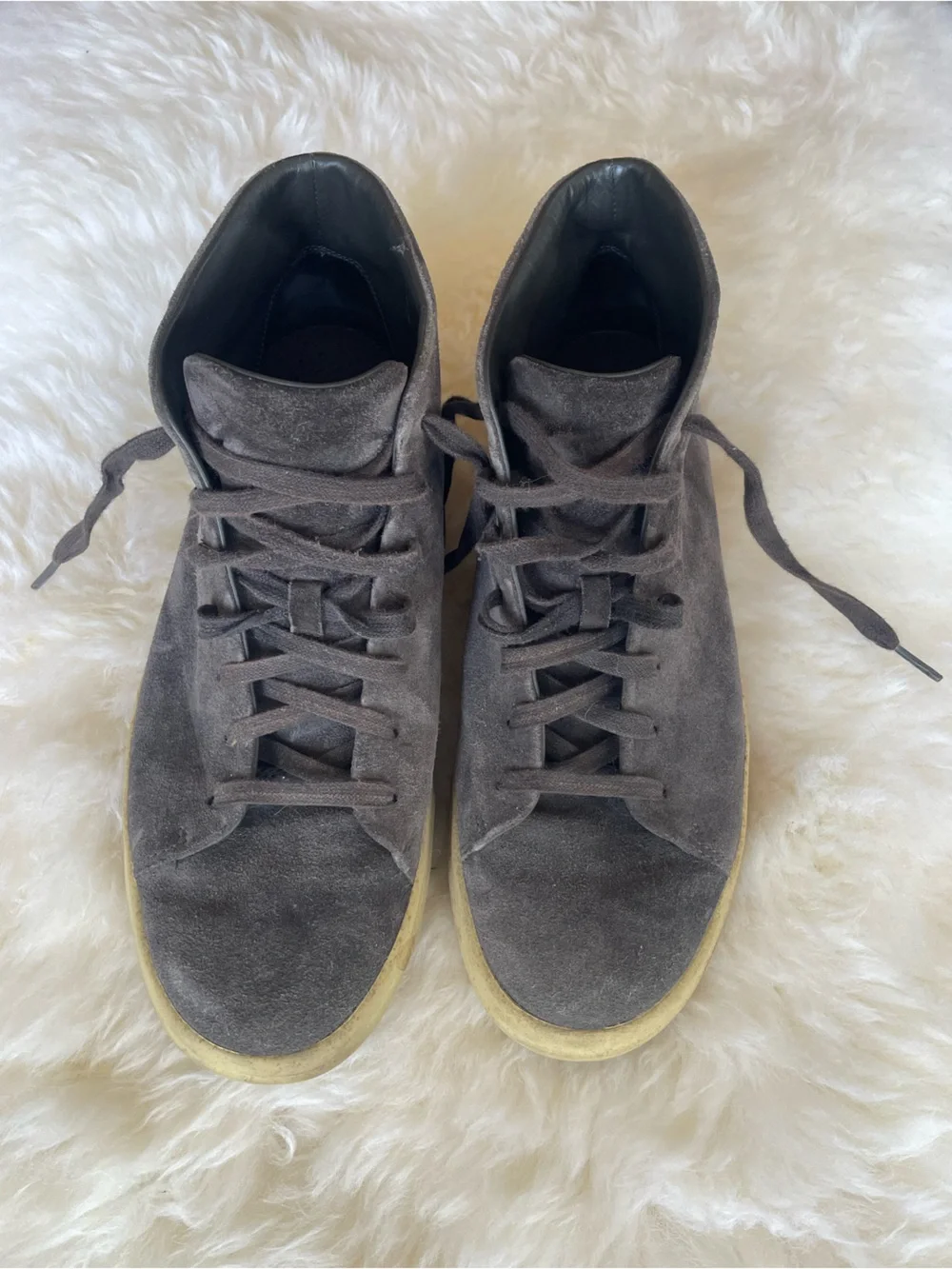 Vince Men's Gray Suede Chukka Boots